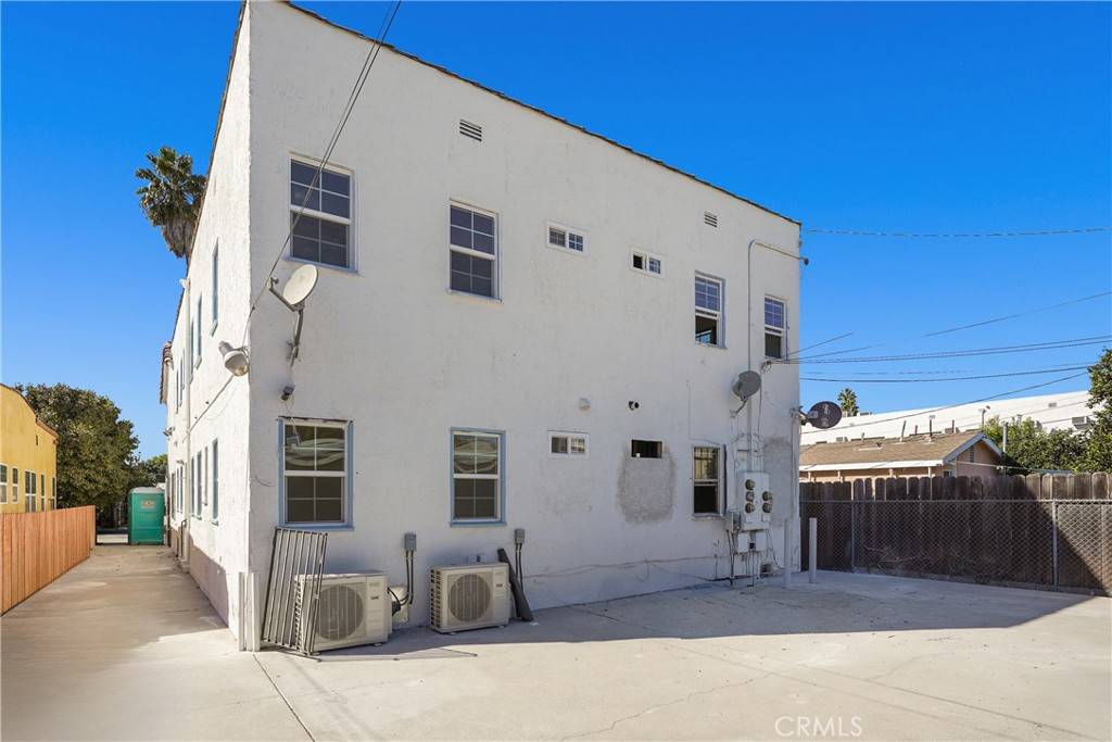 Los Angeles, CA 90016,2840 potomac AVE