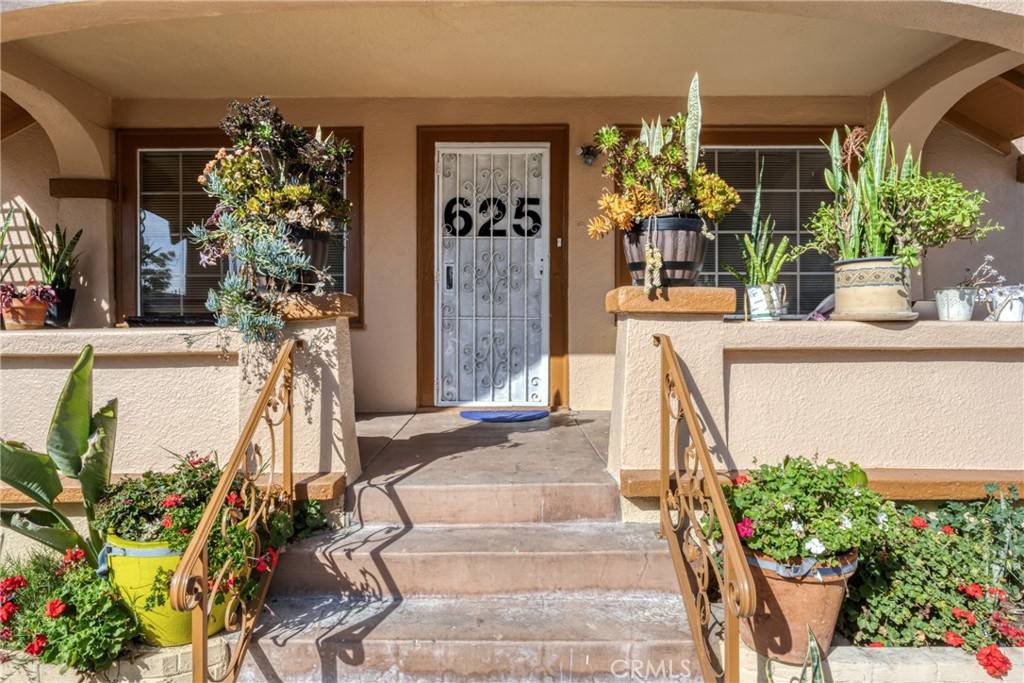 Los Angeles, CA 90037,625 W 41st DR