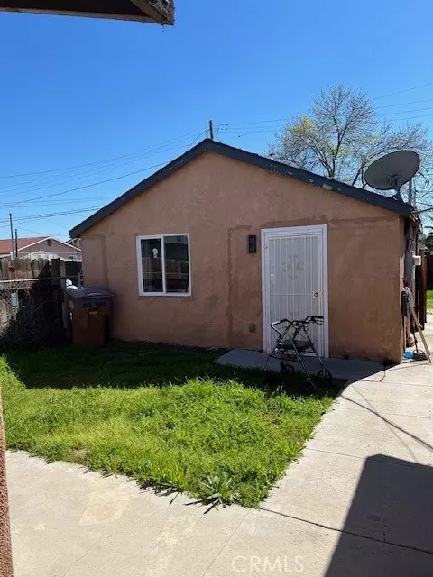 Bakersfield, CA 93307,809 Vine DR