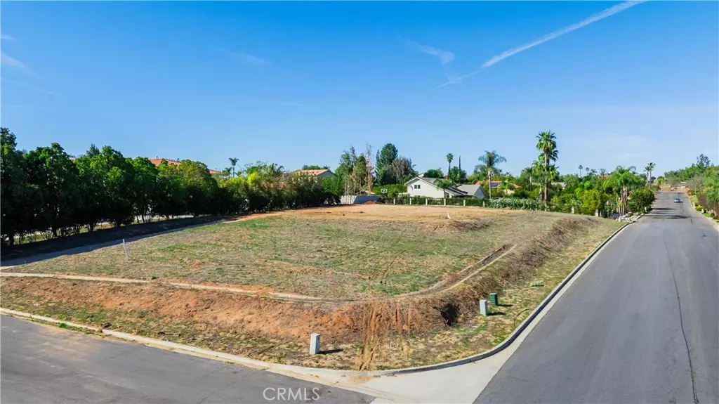 Riverside, CA 92504,16460 Landon CT