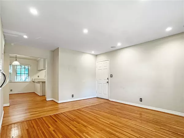 Los Angeles, CA 90016,3610 KALSMAN DR #2