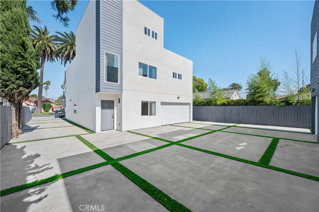 Los Angeles, CA 90016,2937 West BLVD