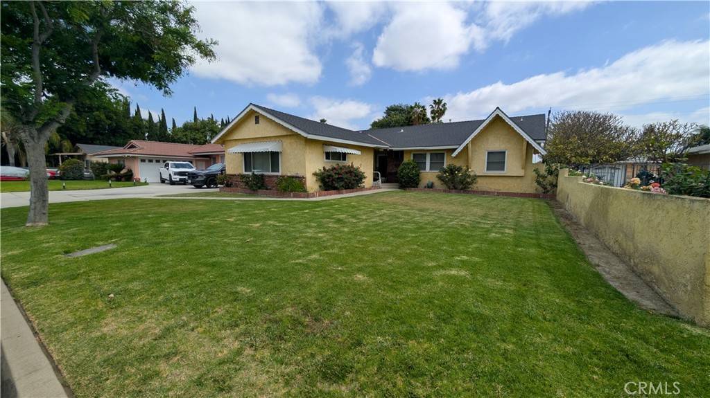 Downey, CA 90242,8437 Everest ST