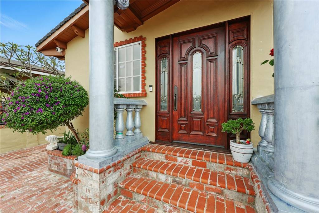 Los Angeles, CA 90062,1729 W 51st PL