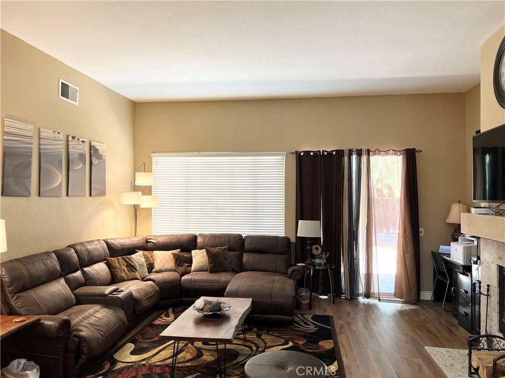 Corona, CA 92883,27103 Adelanto DR
