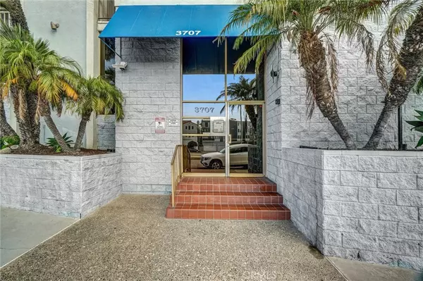 Long Beach, CA 90803,3707 E Livingston DR #403