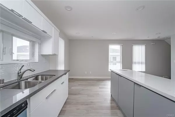 North Hollywood, CA 91605,6926 Morella AVE #2