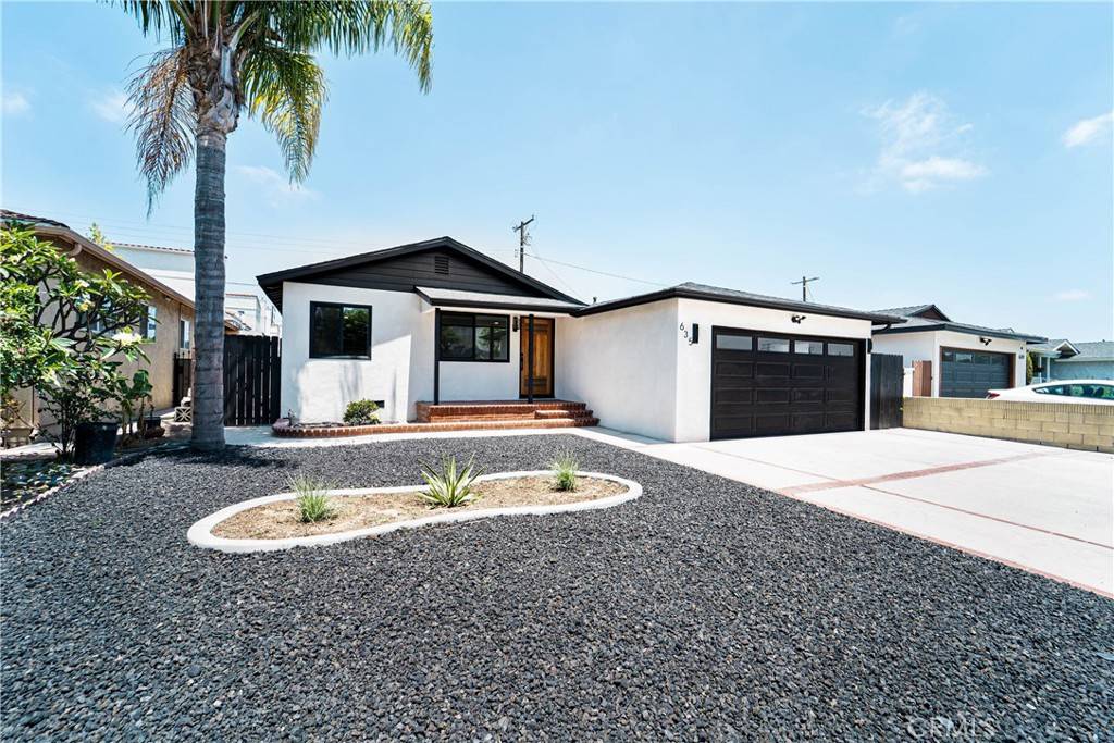 Carson, CA 90745,635 E 221st ST