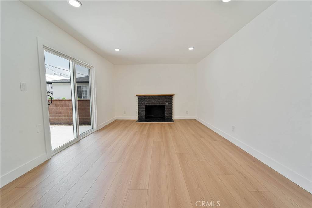 Carson, CA 90745,635 E 221st ST