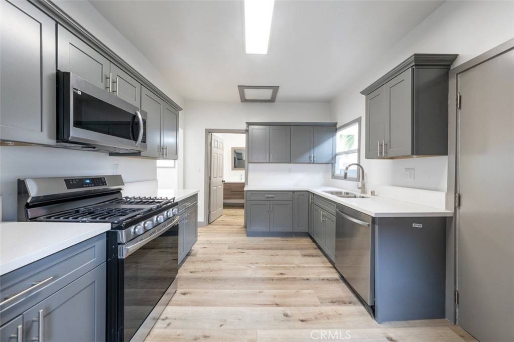 Long Beach, CA 90802,532 W 5th ST