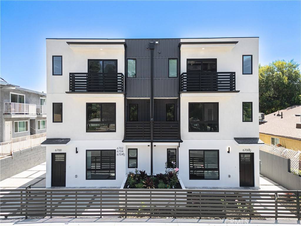 6700 Kester AVE, Van Nuys, CA 91405