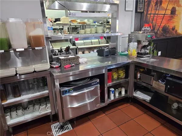 Lynwood, CA 90262,10007 Long Beach BLVD