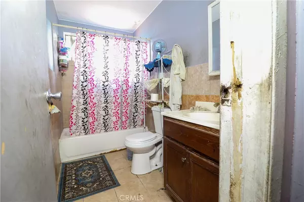 East Los Angeles, CA 90023,1228 S Ditman AVE