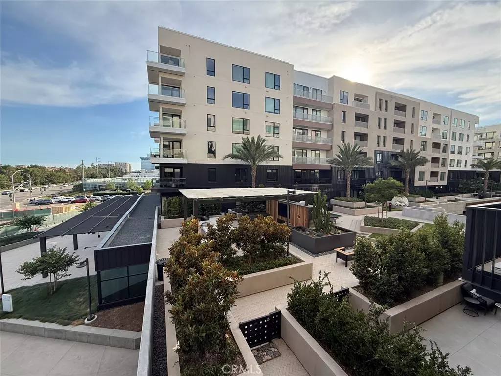 Irvine, CA 92612,3311 rivington