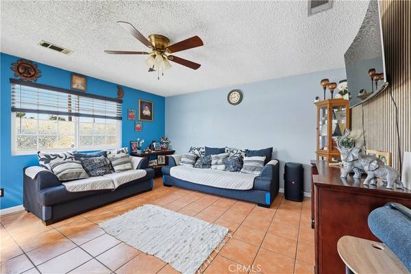 Fontana, CA 92335,8621 Cypress