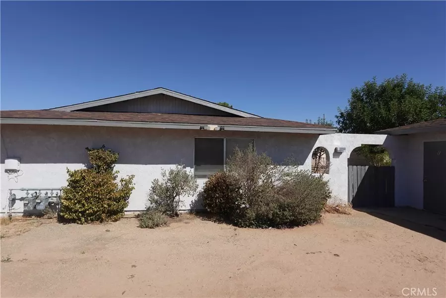 21336 LAGUNA RD, Apple Valley, CA 92308