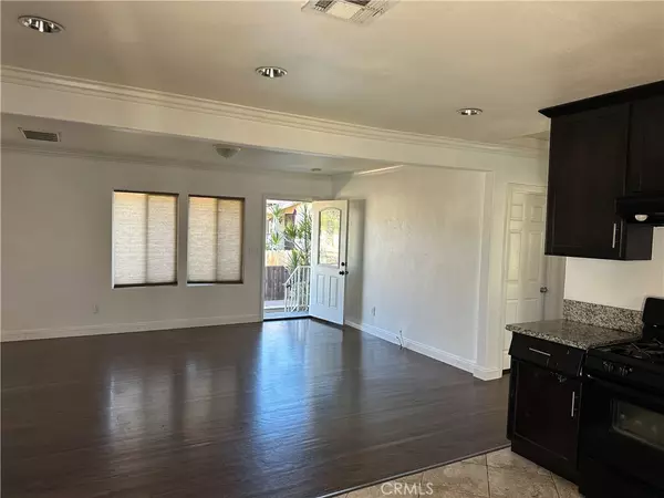 Commerce, CA 90040,5752 Jillson