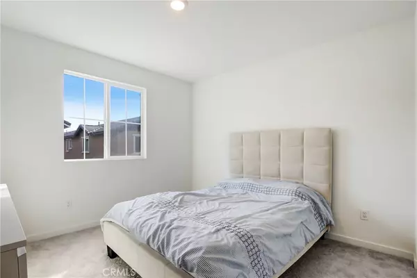 Fontana, CA 92336,16126 Cannoli CT #3