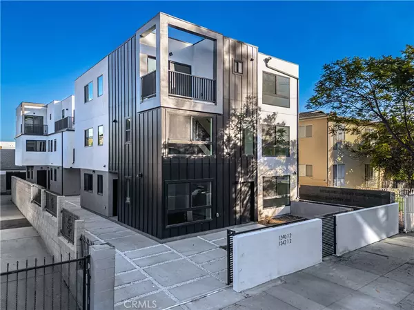 1340 N Kingsley, Los Angeles, CA 90027