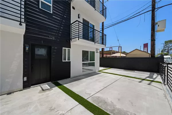 Toluca Lake, CA 91601,5218 Auckland AVE