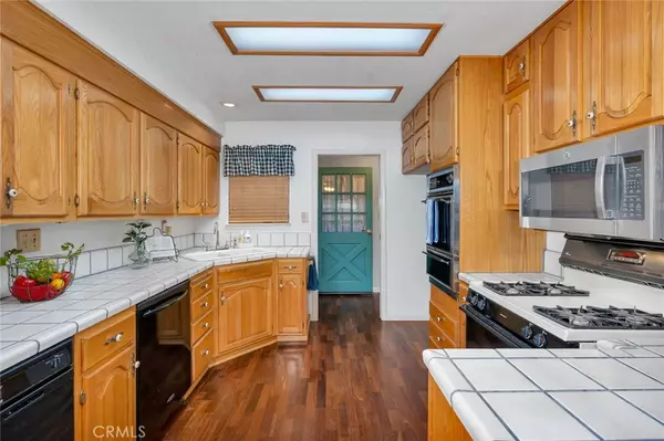 Los Banos, CA 93635,919 Jefferson AVE