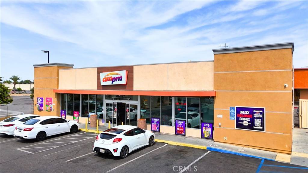 3220 Ming AVE, Bakersfield, CA 93304