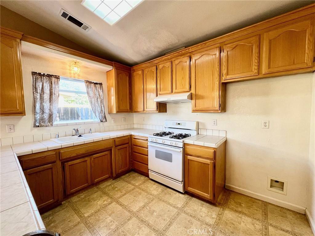 Merced, CA 95340,1498 Hansen AVE