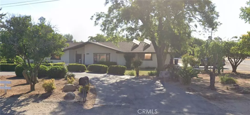 827 N Armstrong AVE, Clovis, CA 93611