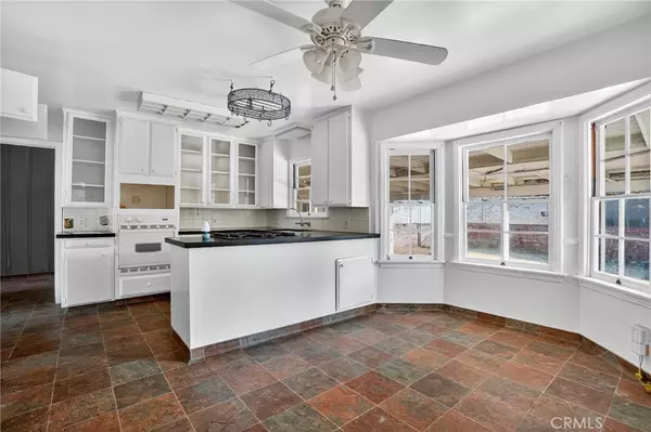 Bakersfield, CA 93306,1717 Locust Ravine