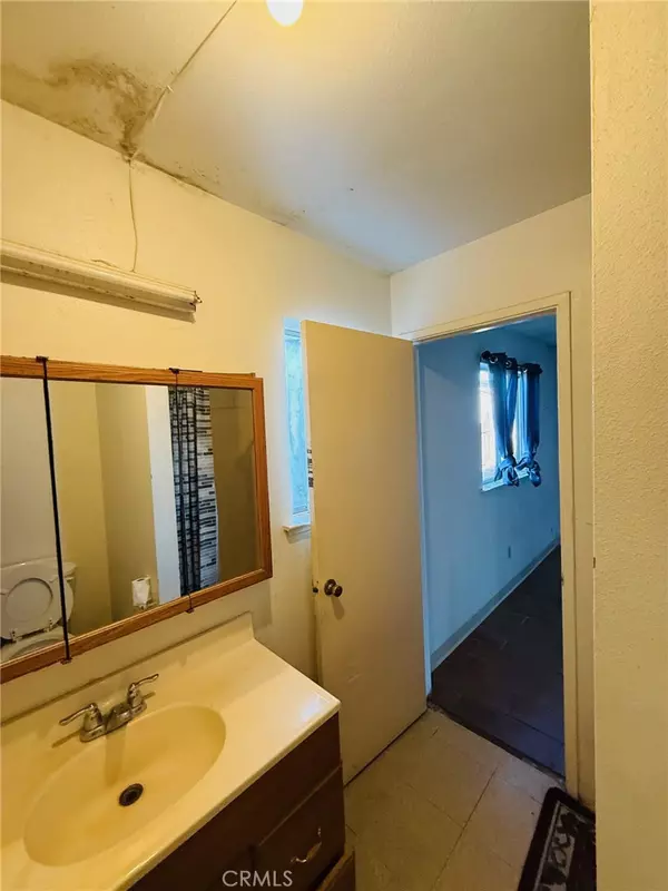 Reedley, CA 93654,250 N Kady AVE