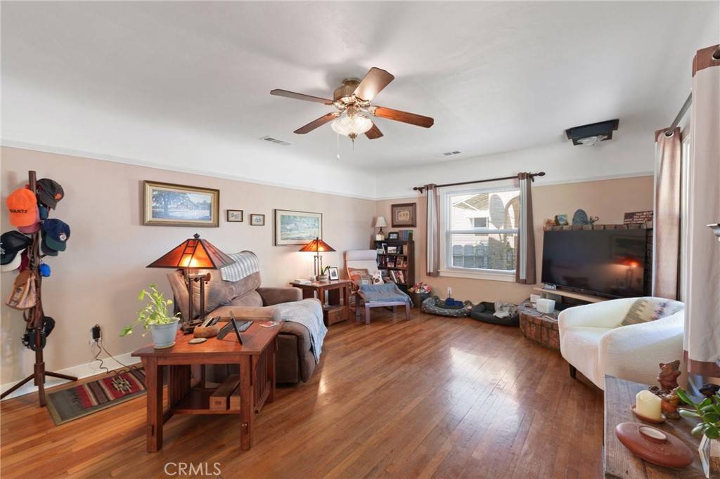 Coalinga, CA 93210,221 College AVE