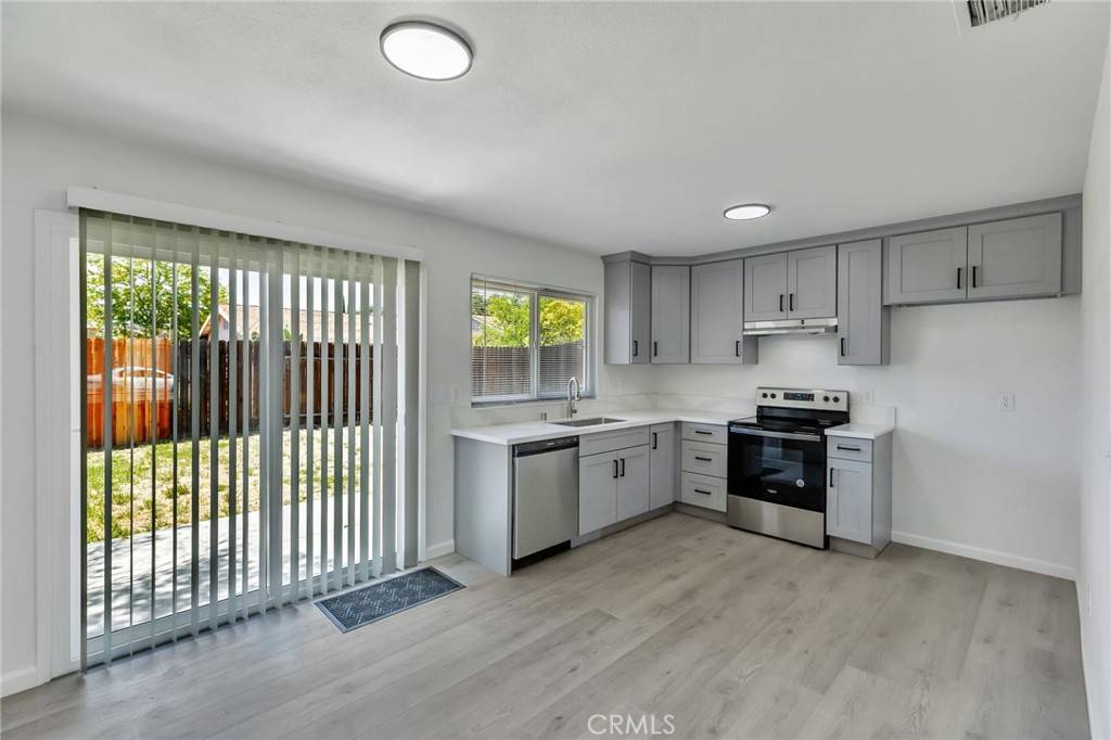 Sacramento, CA 95823,7804 Deer Creek DR