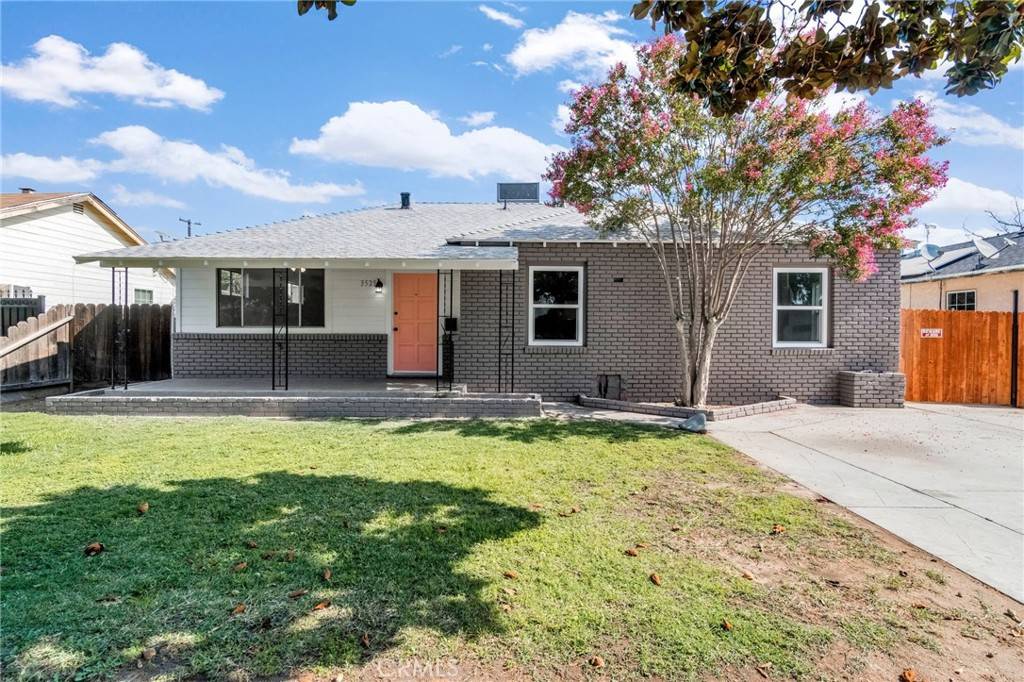 3525 E Hammond AVE, Fresno, CA 93703
