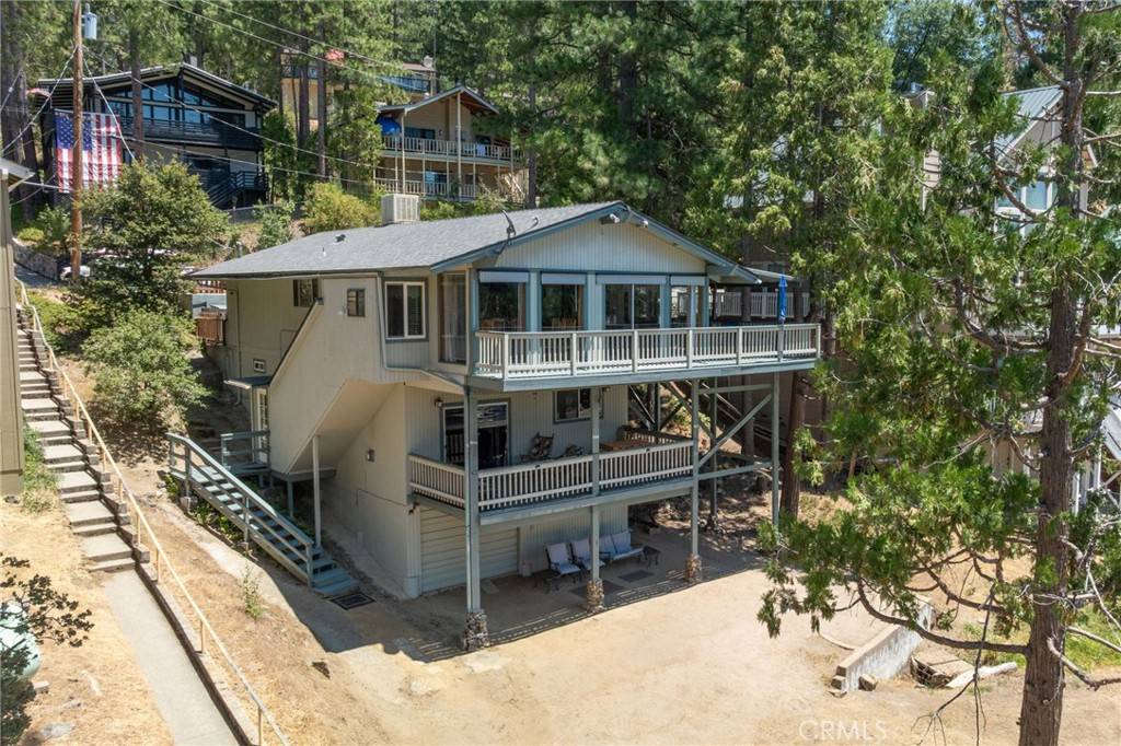 37744 Shoreline DR, Bass Lake, CA 93604