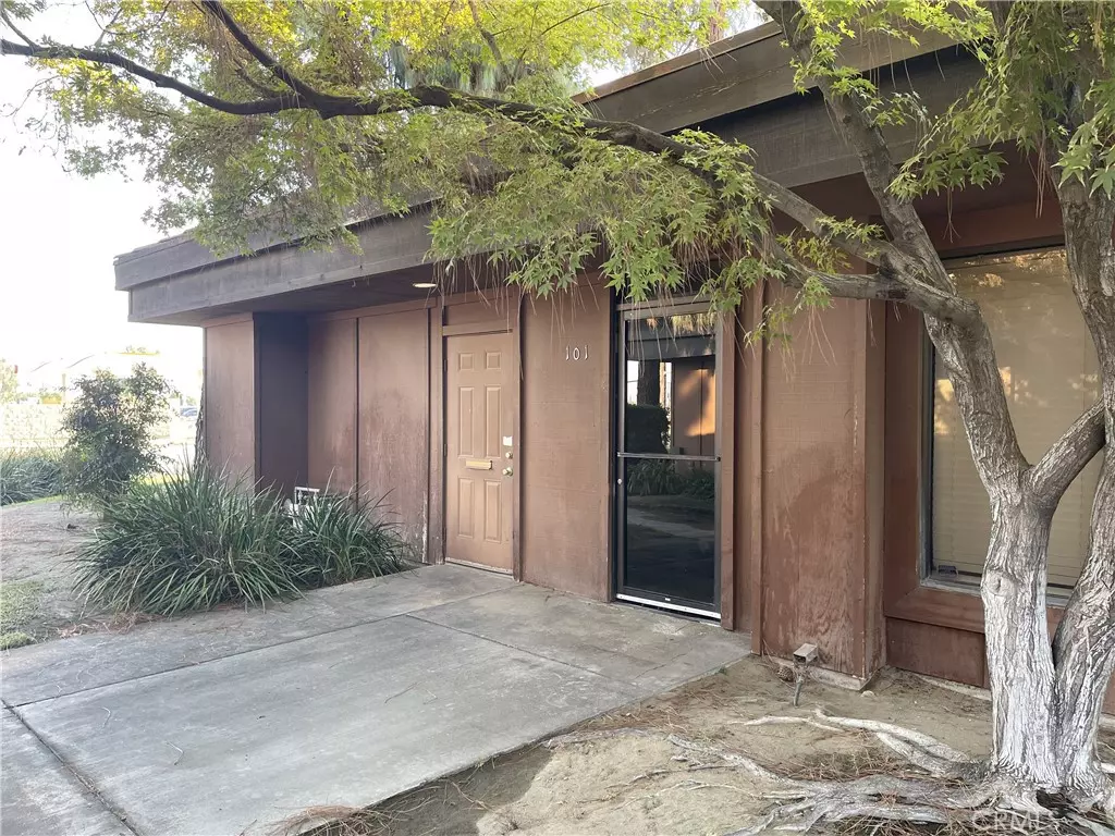 Madera, CA 93637,950 E Almond AVE