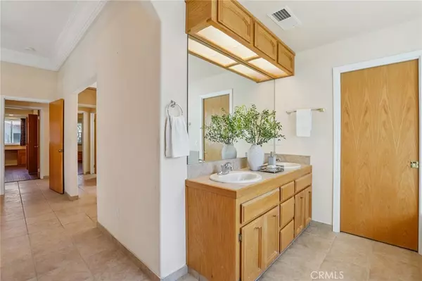 Madera, CA 93637,526 Grenache AVE