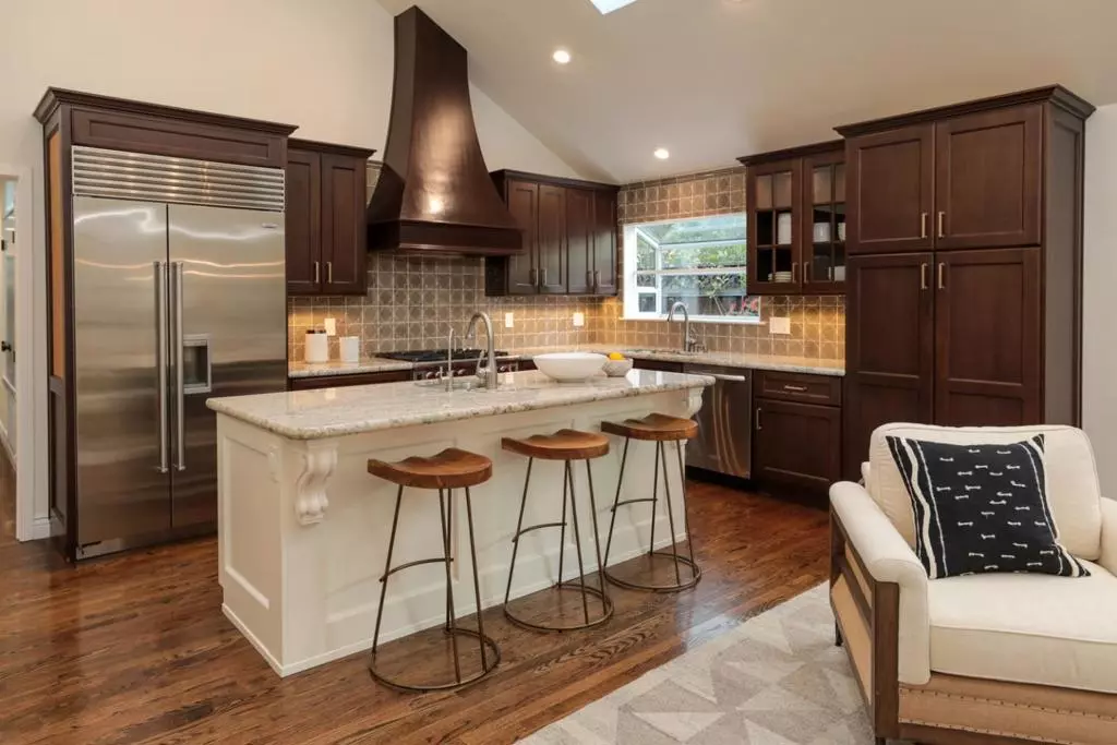 Palo Alto, CA 94301,Address not disclosed