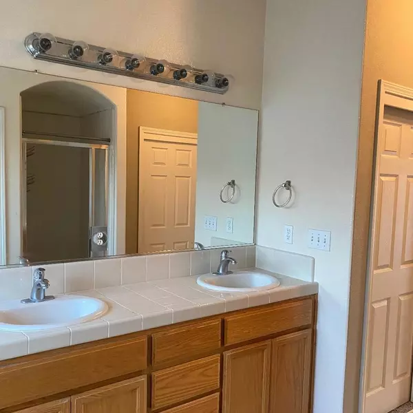 Los Banos, CA 93635,Address not disclosed