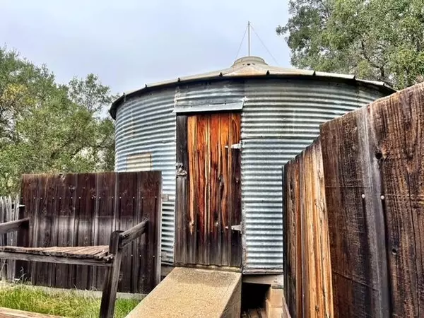 Bradley, CA 93426,76725 Bryson Hesperia RD