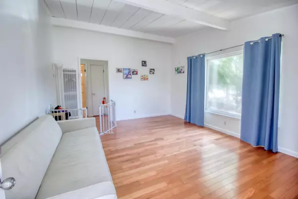 Palo Alto, CA 94301,2583 Alma ST