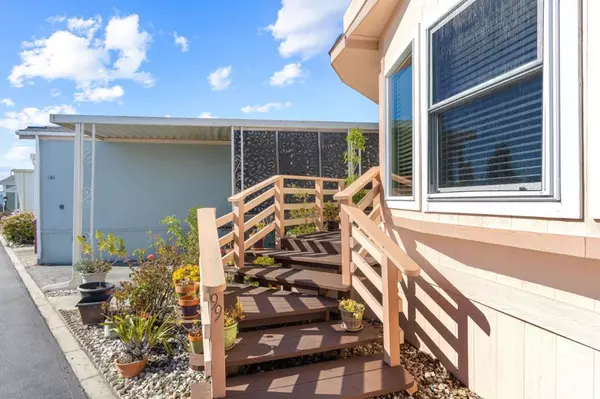 Santa Cruz, CA 95062,Address not disclosed