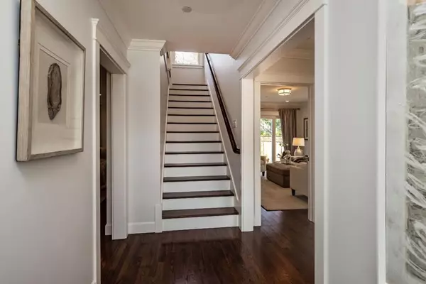 Menlo Park, CA 94025,Address not disclosed