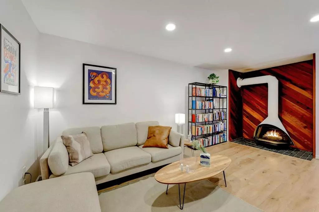 Mountain View, CA 94043,Address not disclosed