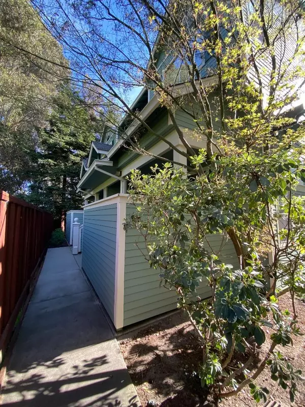 Santa Cruz, CA 95060,Address not disclosed