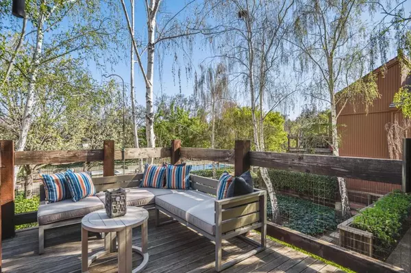 Mountain View, CA 94040,Address not disclosed
