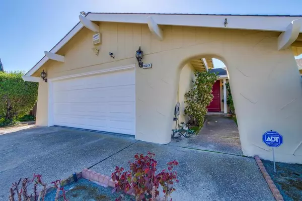 Newark, CA 94560,Address not disclosed