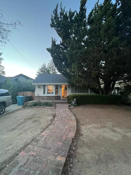 833 Forest AVE, Palo Alto, CA 94301