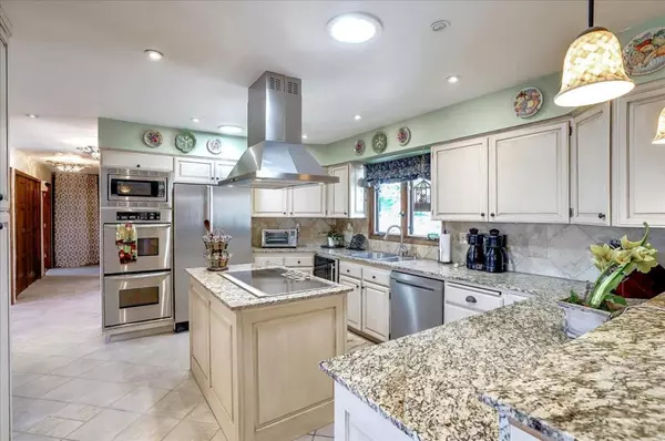 Carmel Valley,  CA 93924