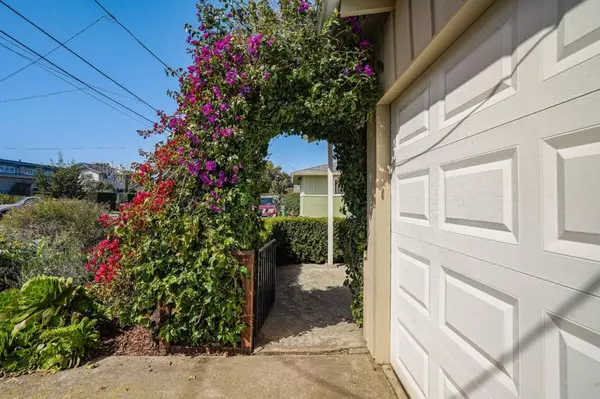 Half Moon Bay, CA 94019,Address not disclosed