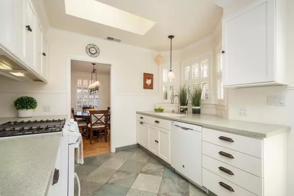 San Carlos, CA 94070,Address not disclosed